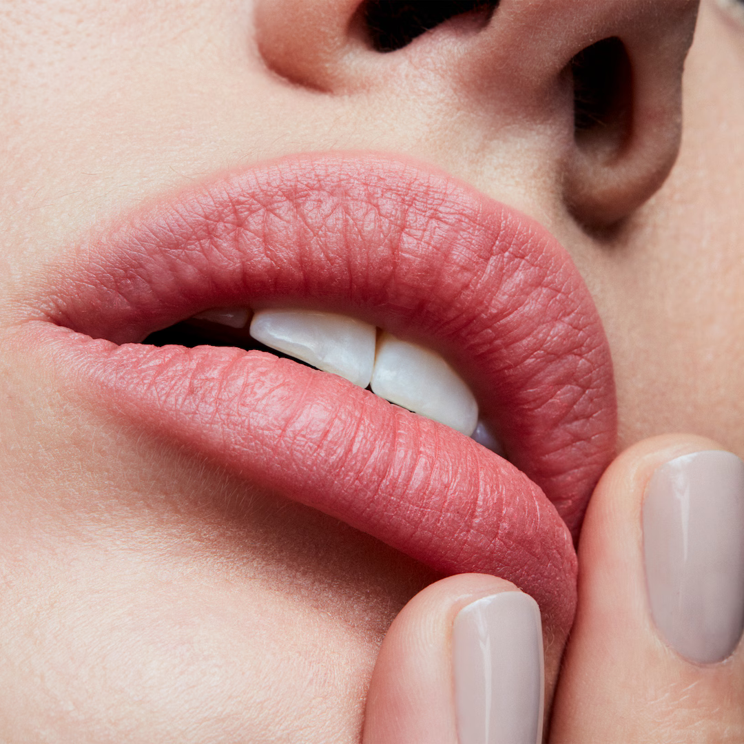 MAC - Powder Kiss Lipstick