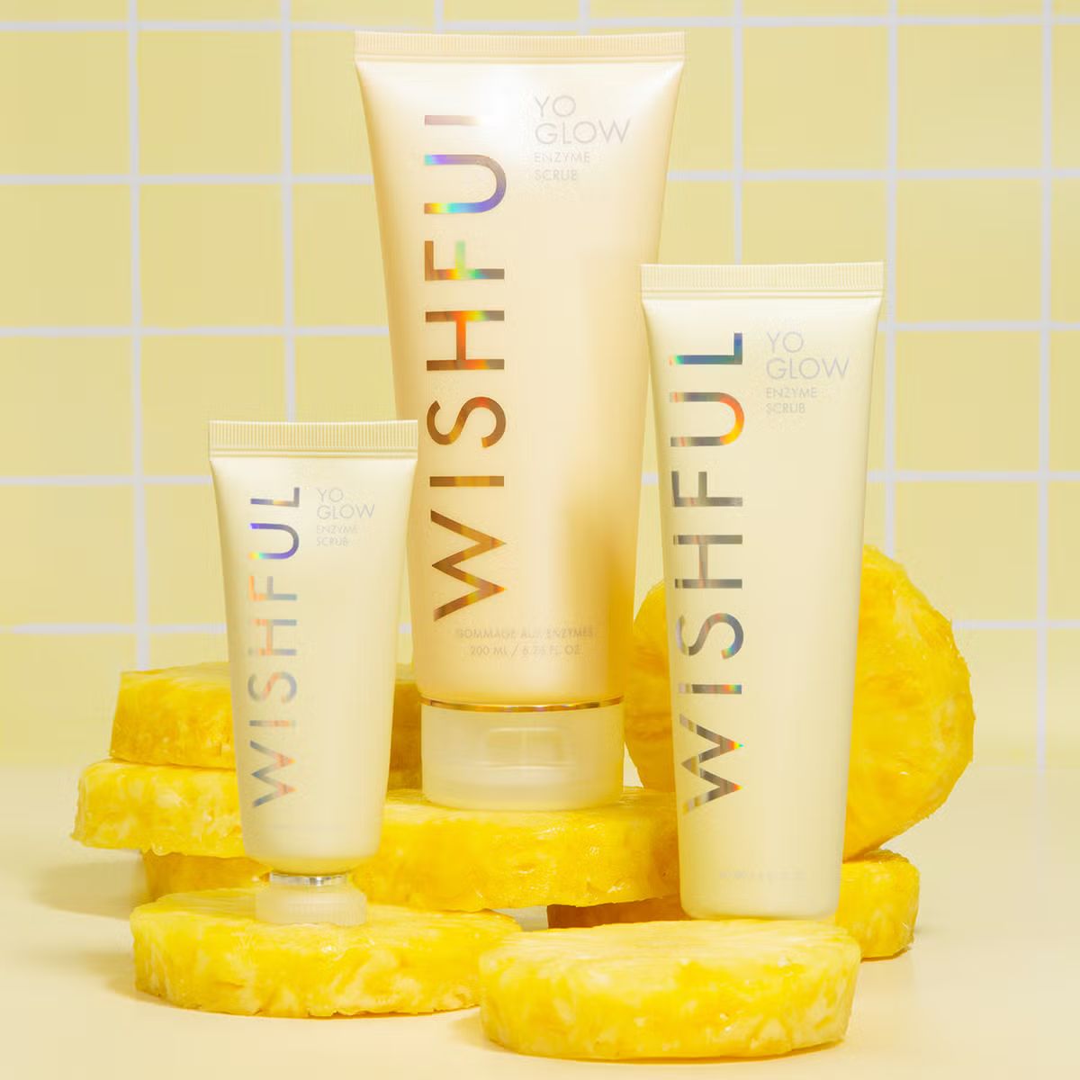 HUDA BEAUTY WISHFUL Yo Glow AHA & BHA Facial Enzyme Scrub