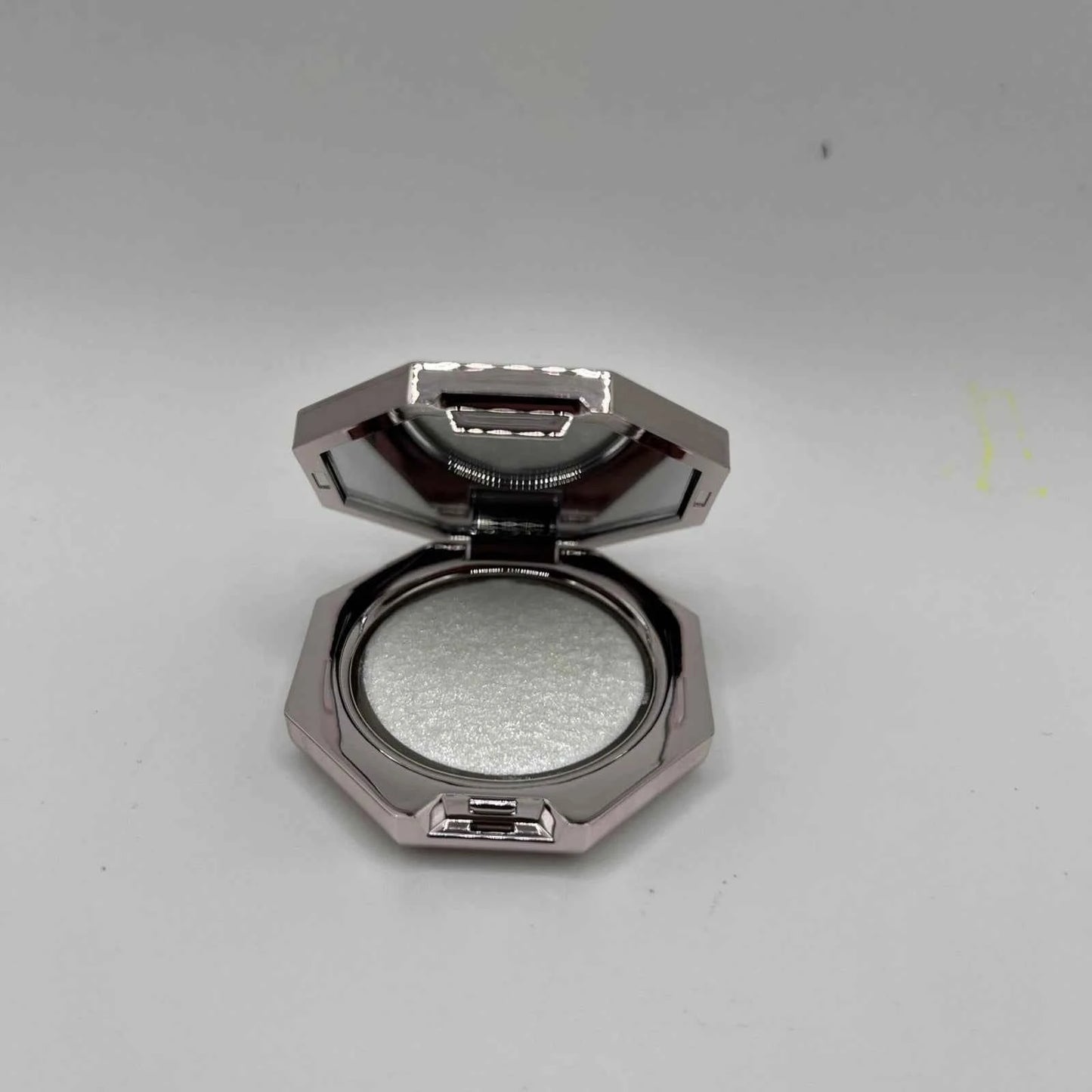Fenty Beauty by Rihanna Diamond Bomb All-Over Diamond Veil