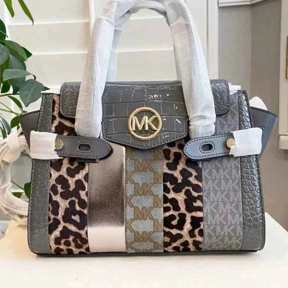 MICHAEL KORS - Carmen MD Flap Satchel
