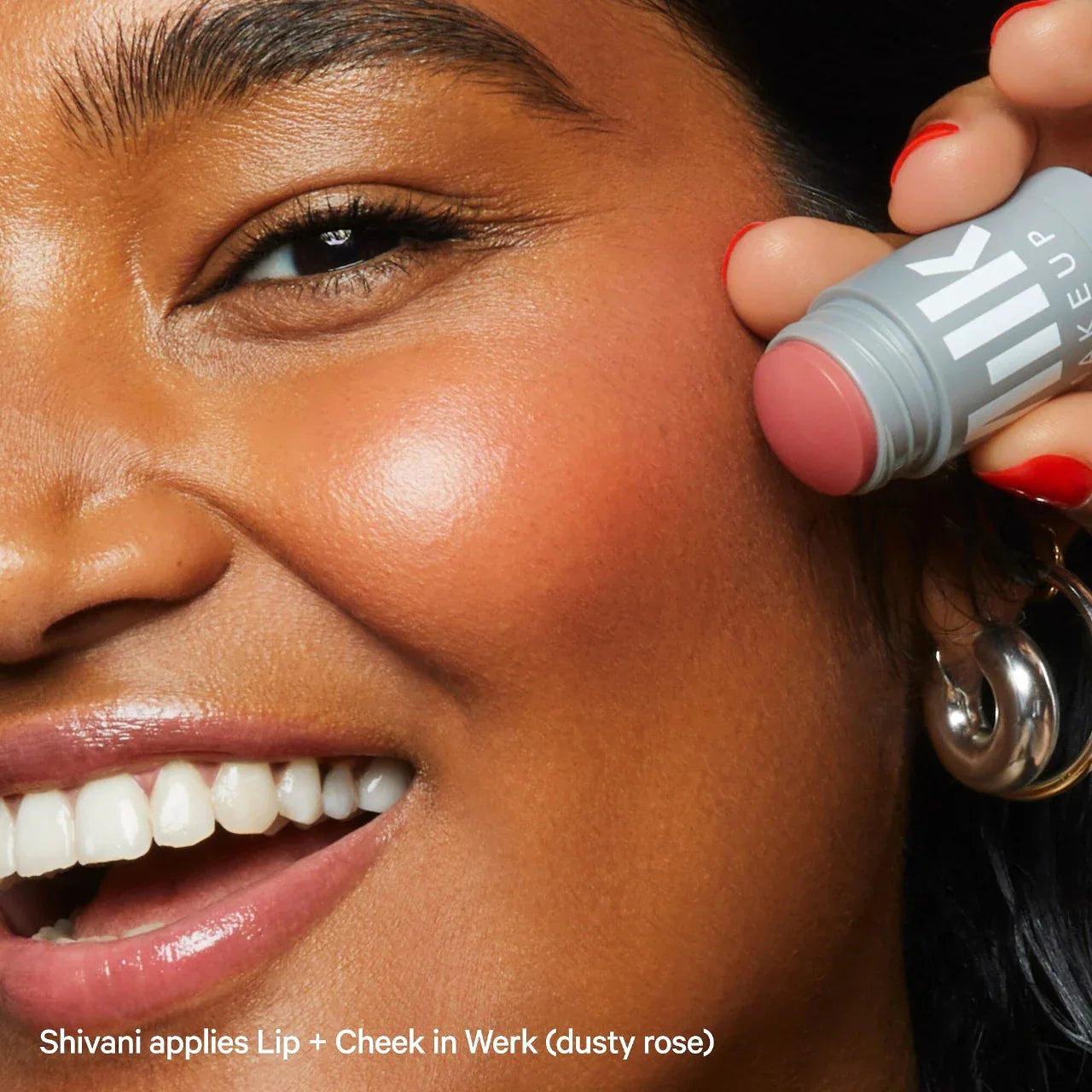 Huda Beauty Baby Bake Loose Powder Banana Bread mini in Holiday set