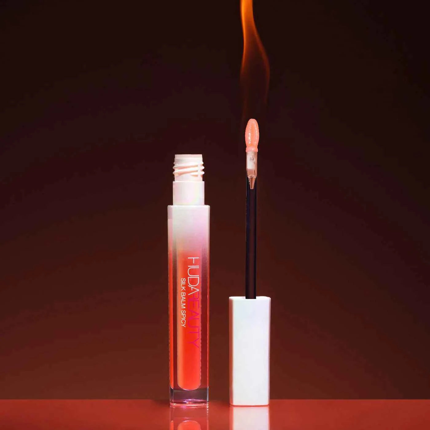 HUDA BEAUTY Silk Balm Spicy Thermo-Plumping Lip Balm