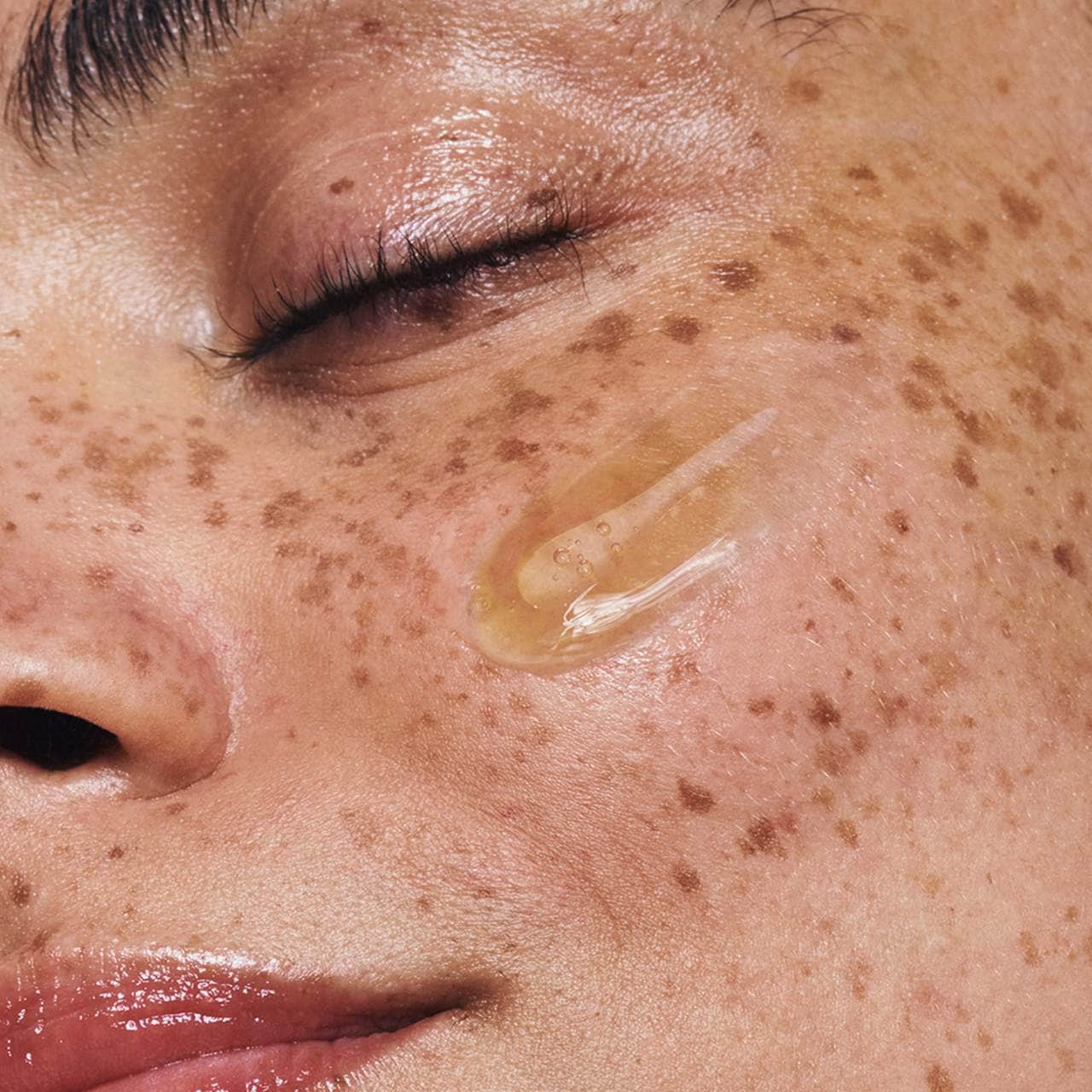 Clarins - Double Serum To Firm, Boost Radiance & Refine Pores