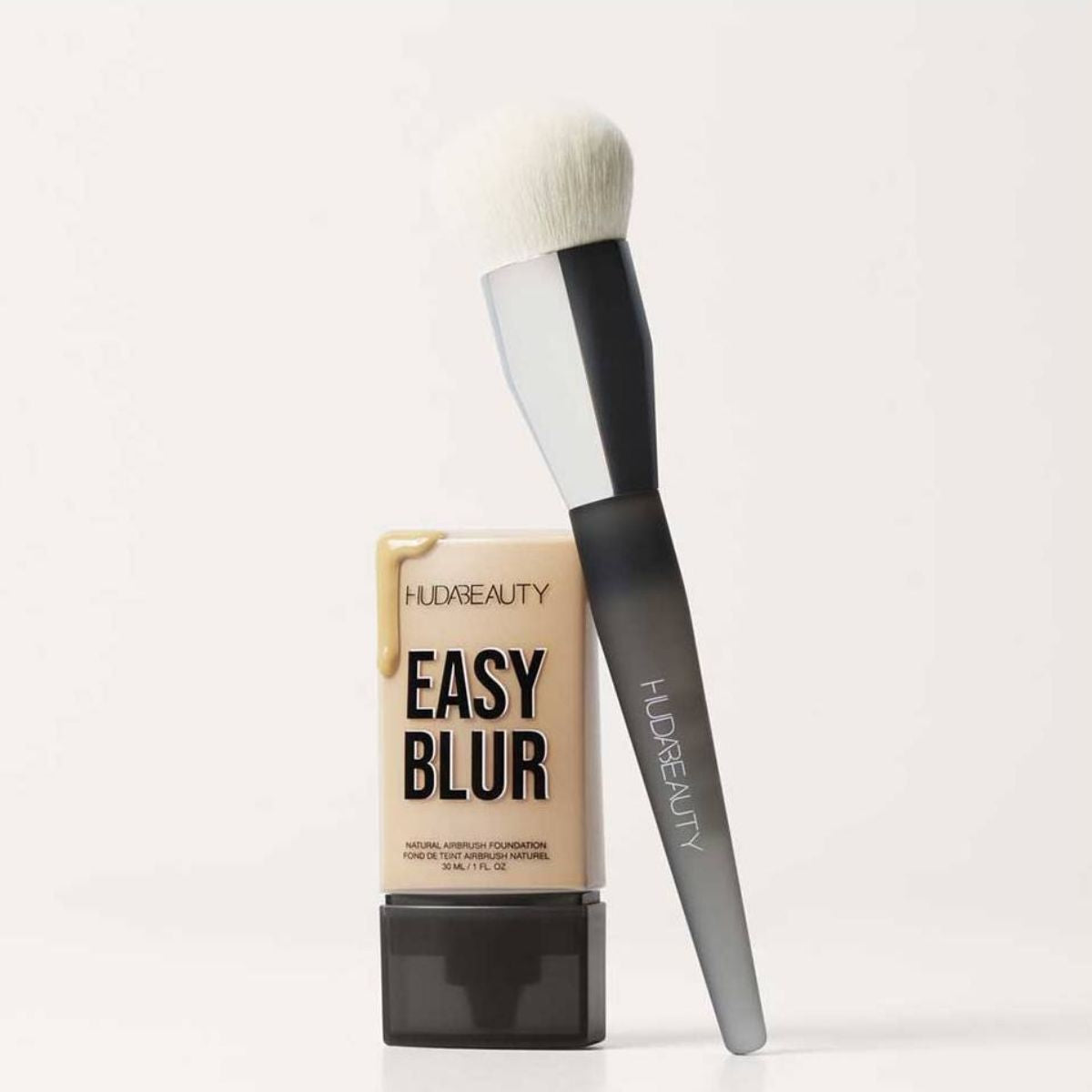 HUDA BEAUTY Easy Blur Base Brush