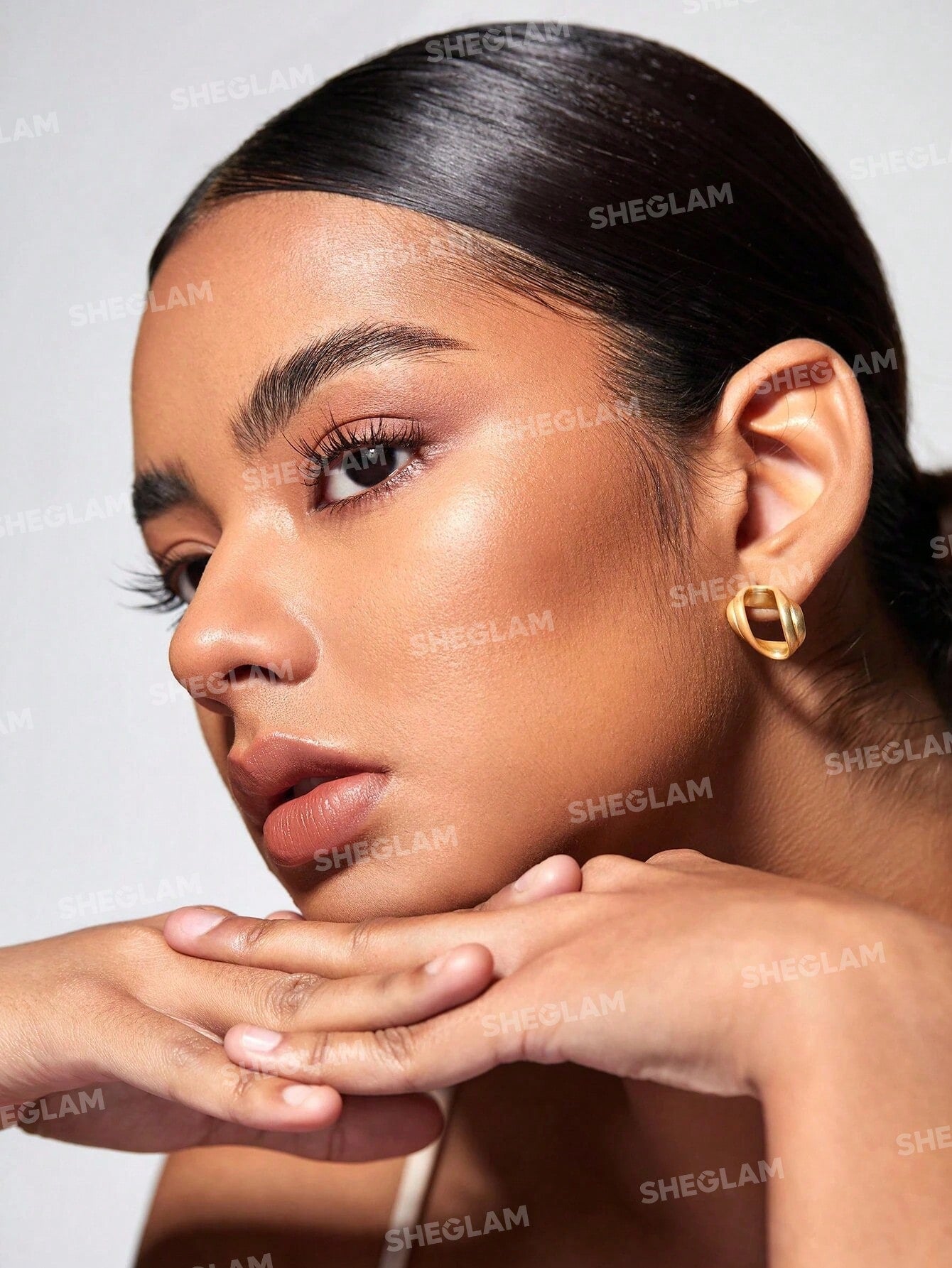 Is SHEGLAM contour stick good