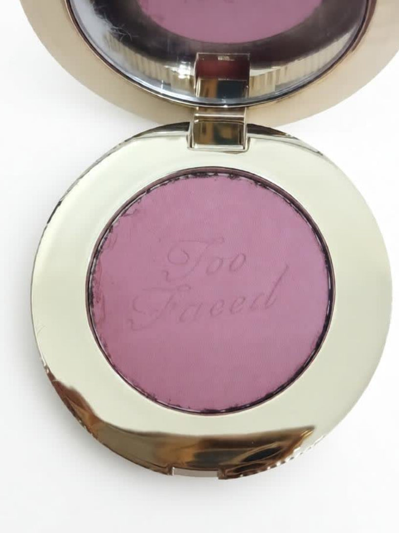 Too Faced - Cloud Crush Blurring Powder Blush