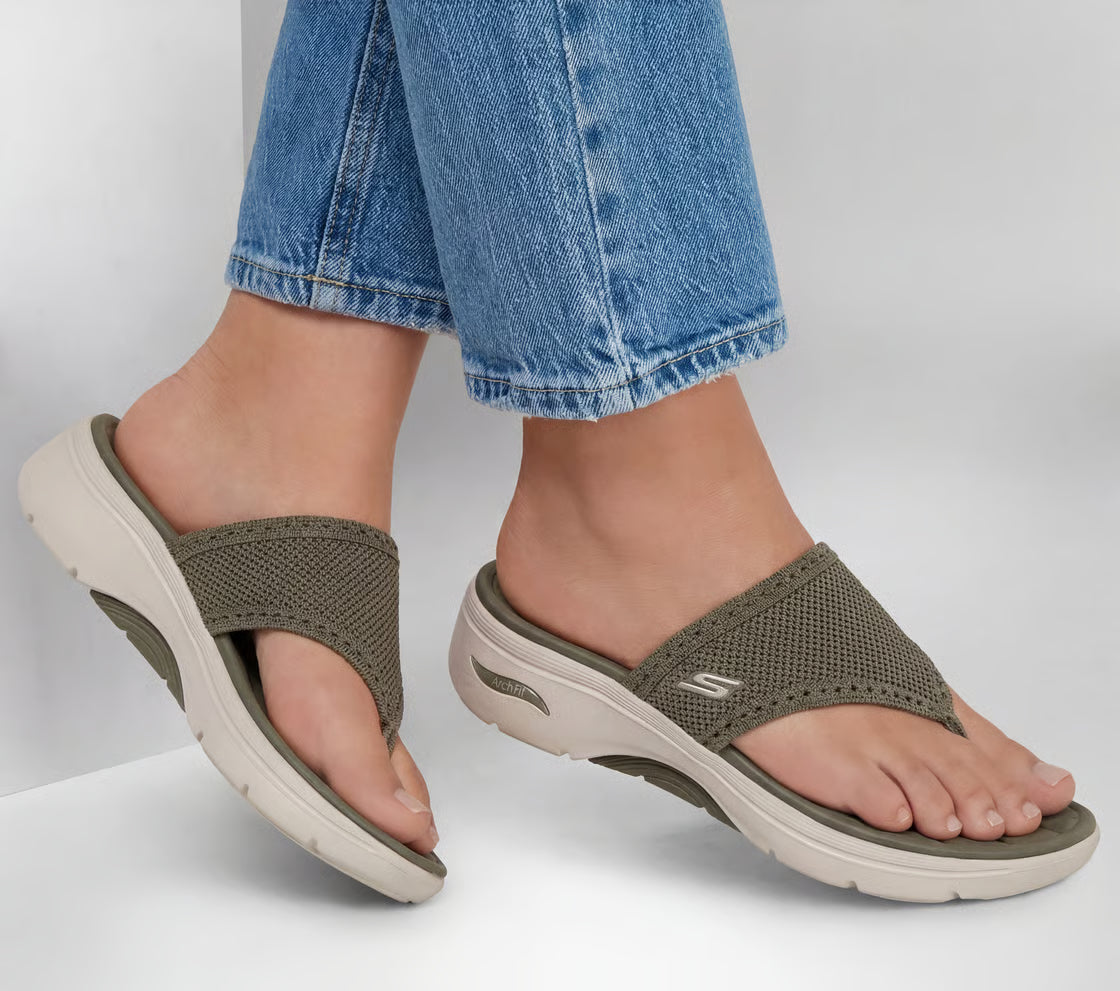 Sketchers - GO WALK Arch Fit 2.0 Sandal - Ashley